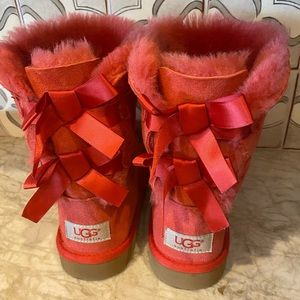 UGG Bailey bow boots in Cherry red size 2